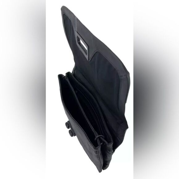 BCBGMaxAzria Elegant Black cowhide/Leather Clutch - Picture 4 of 13